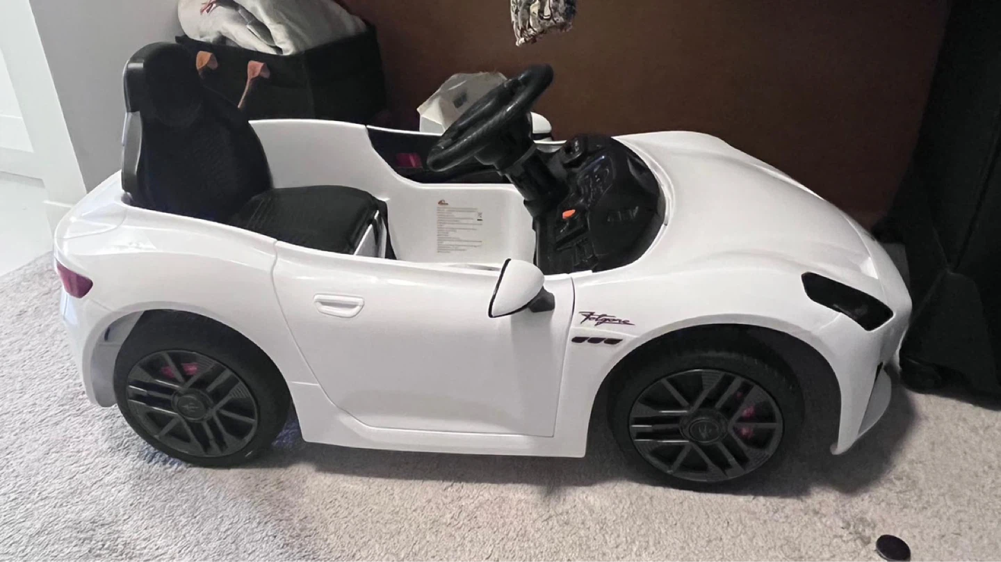 White Maserati GranTurismo Ride-On Toy Car