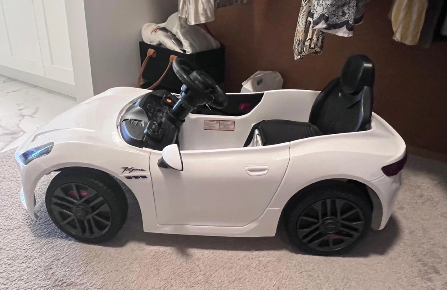 White Maserati GranTurismo Ride-On Toy Car - photo 3