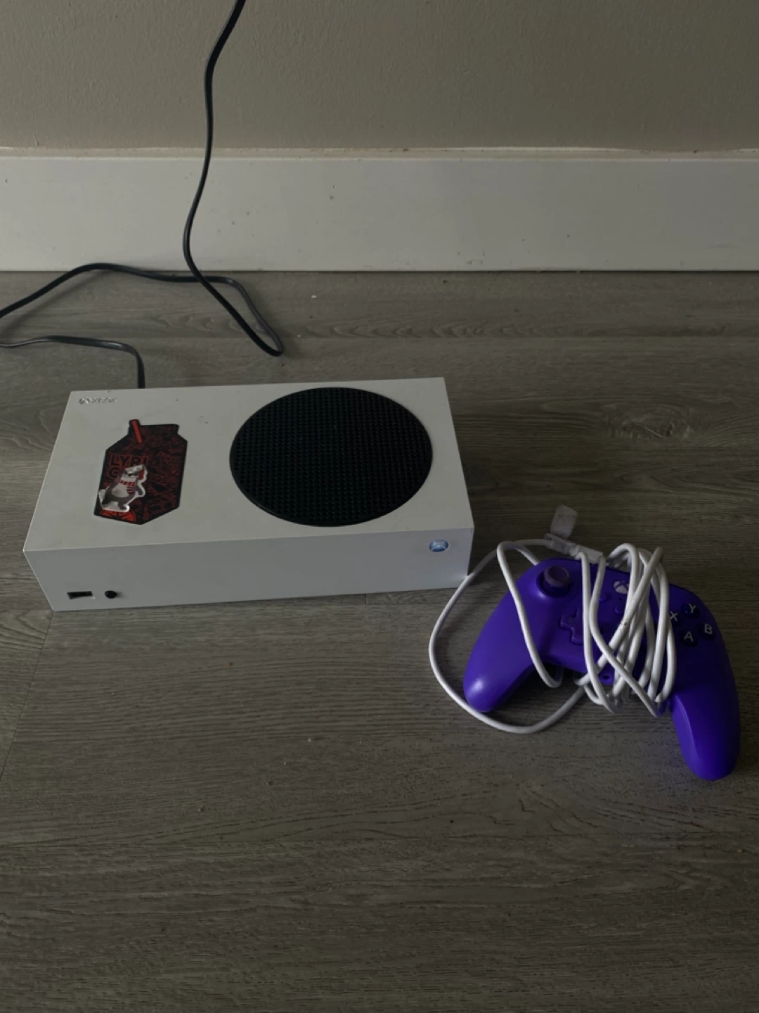 Xbox series s and controller - photo 2