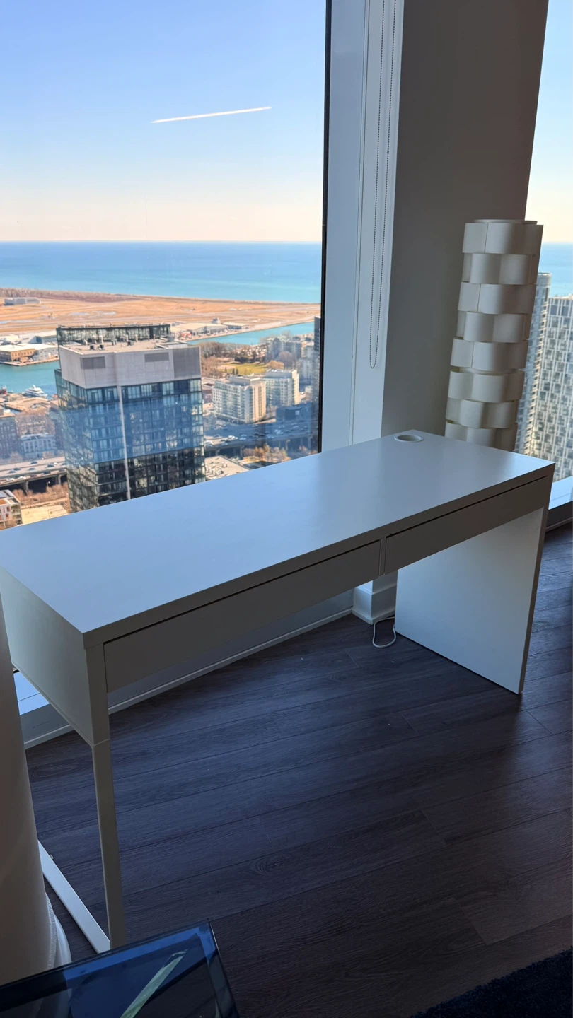 🚨MOVE OUT SALE!!‼️White Desk w/ Drawers - photo 3