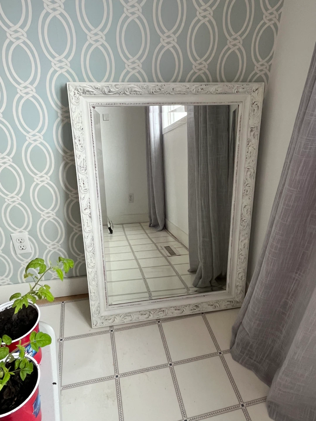 White Ornate Frame Mirror