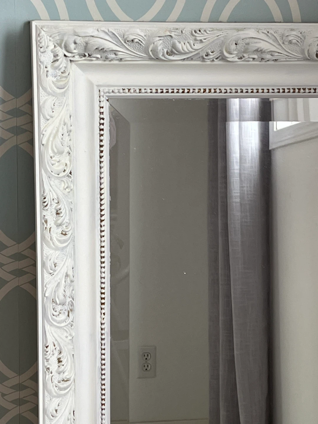 White Ornate Frame Mirror - photo 3