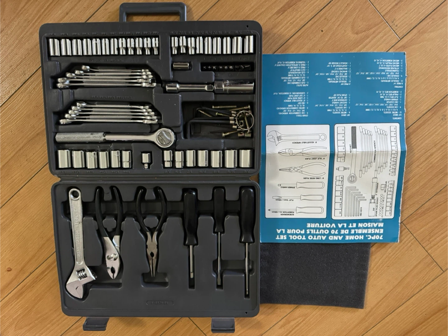 70 pc home and auto tool set