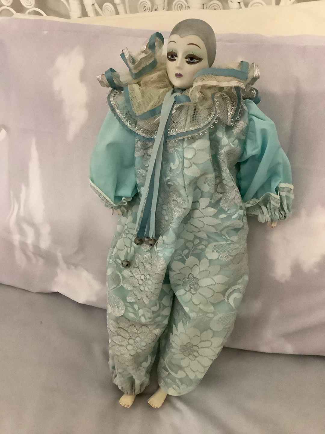 Vintage Porcelain Jester Doll clownpainted California 1980s - photo 2