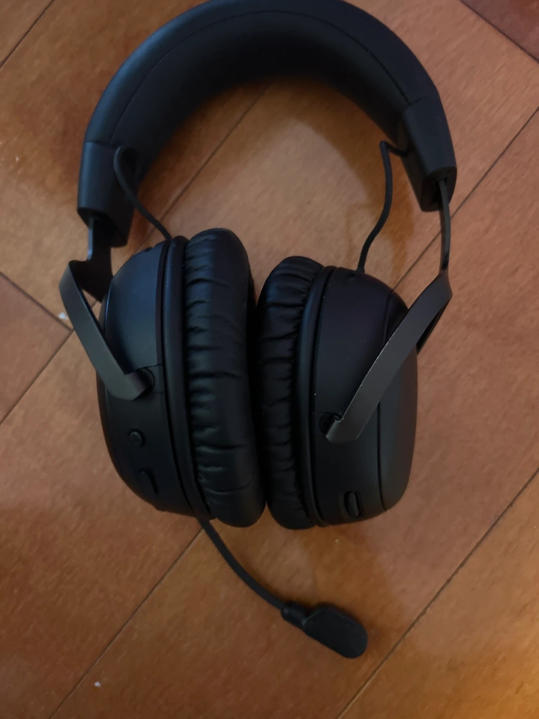 HyperX Cloud III Wireless Gaming Headset - photo 2