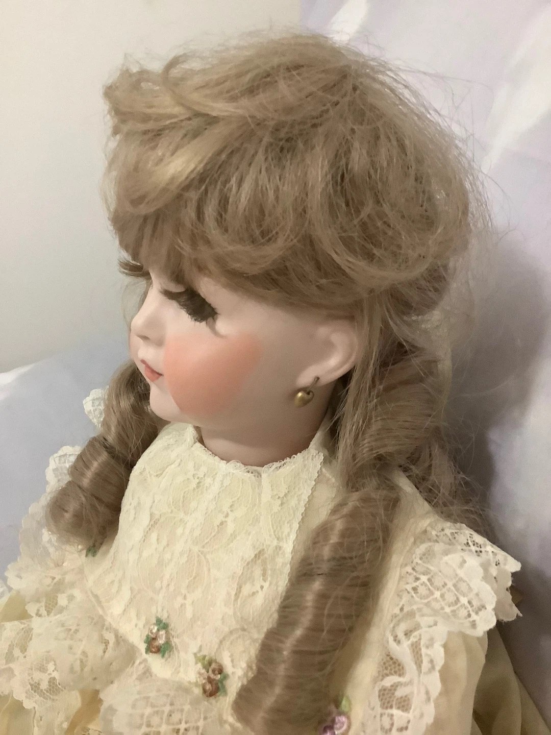 Vintage Porcelain Doll in Lace Dress made in California 1980s - photo 2