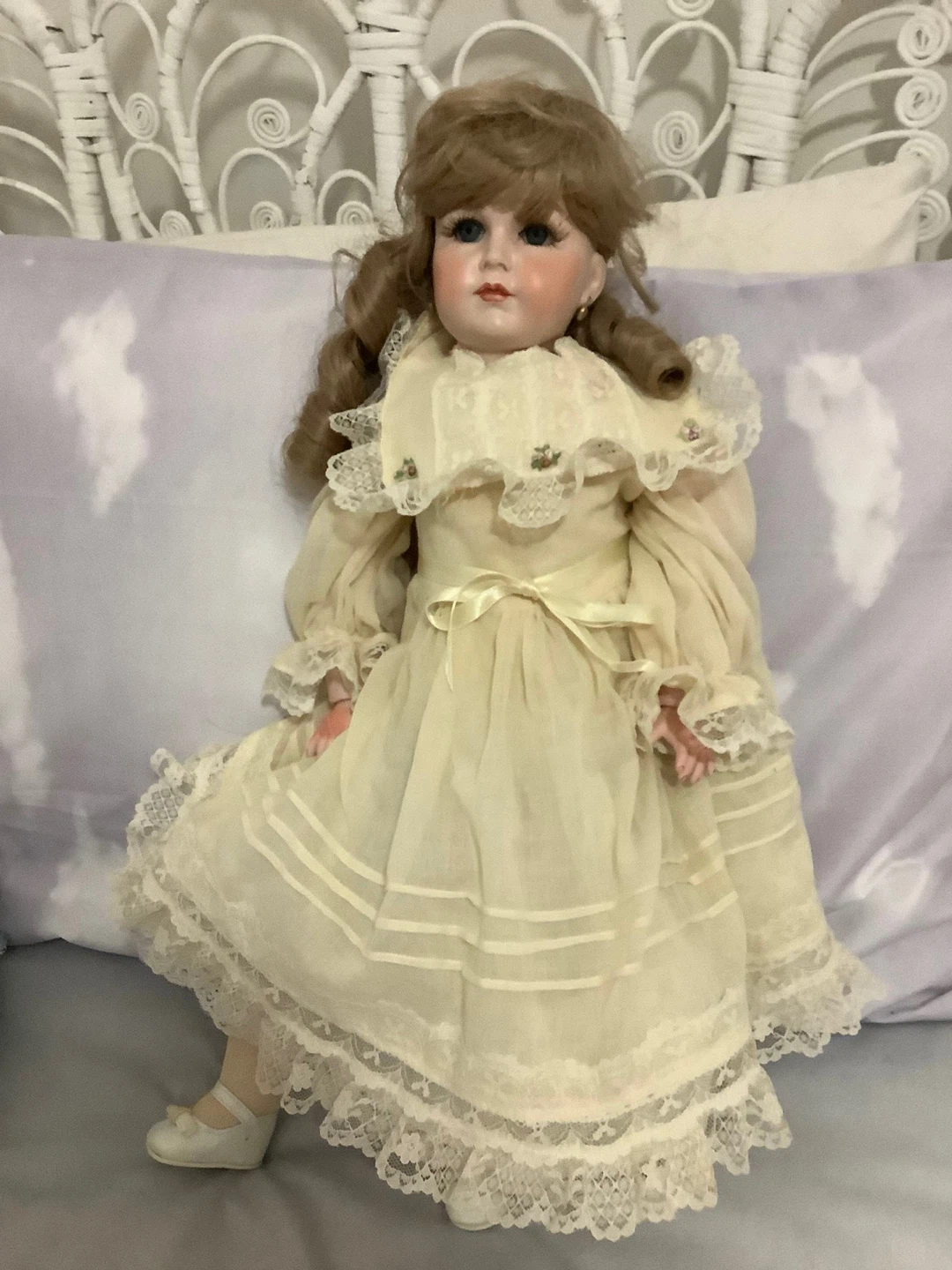 Vintage Porcelain Doll in Lace Dress made in California 1980s - photo 5
