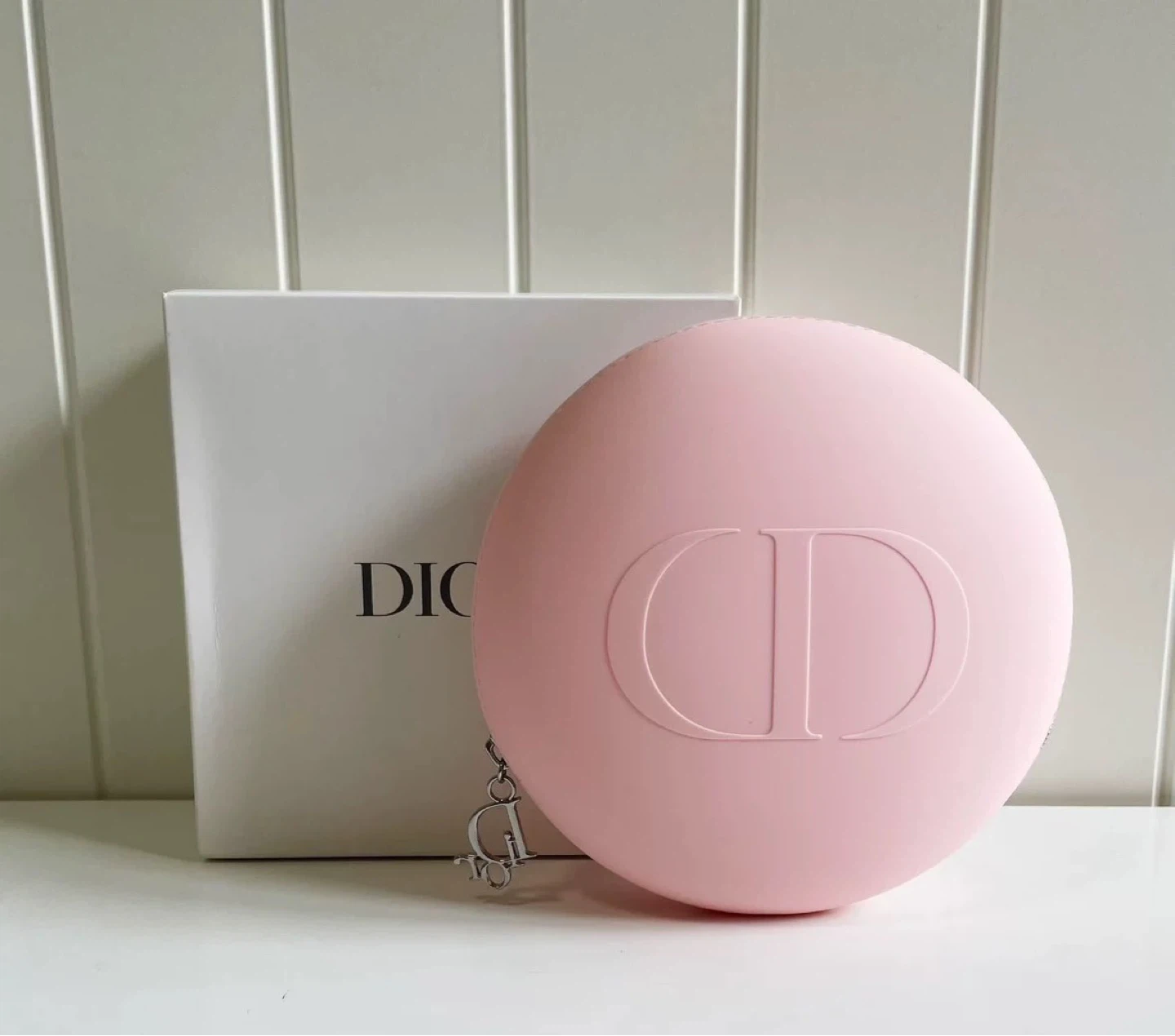 Dior Glow Pouch