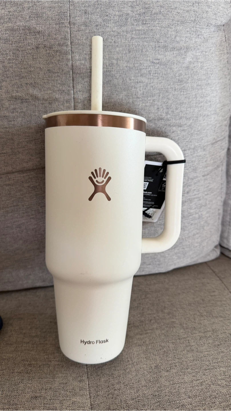 Hydro Flask 40oz White Tumbler with Handle and Straw
