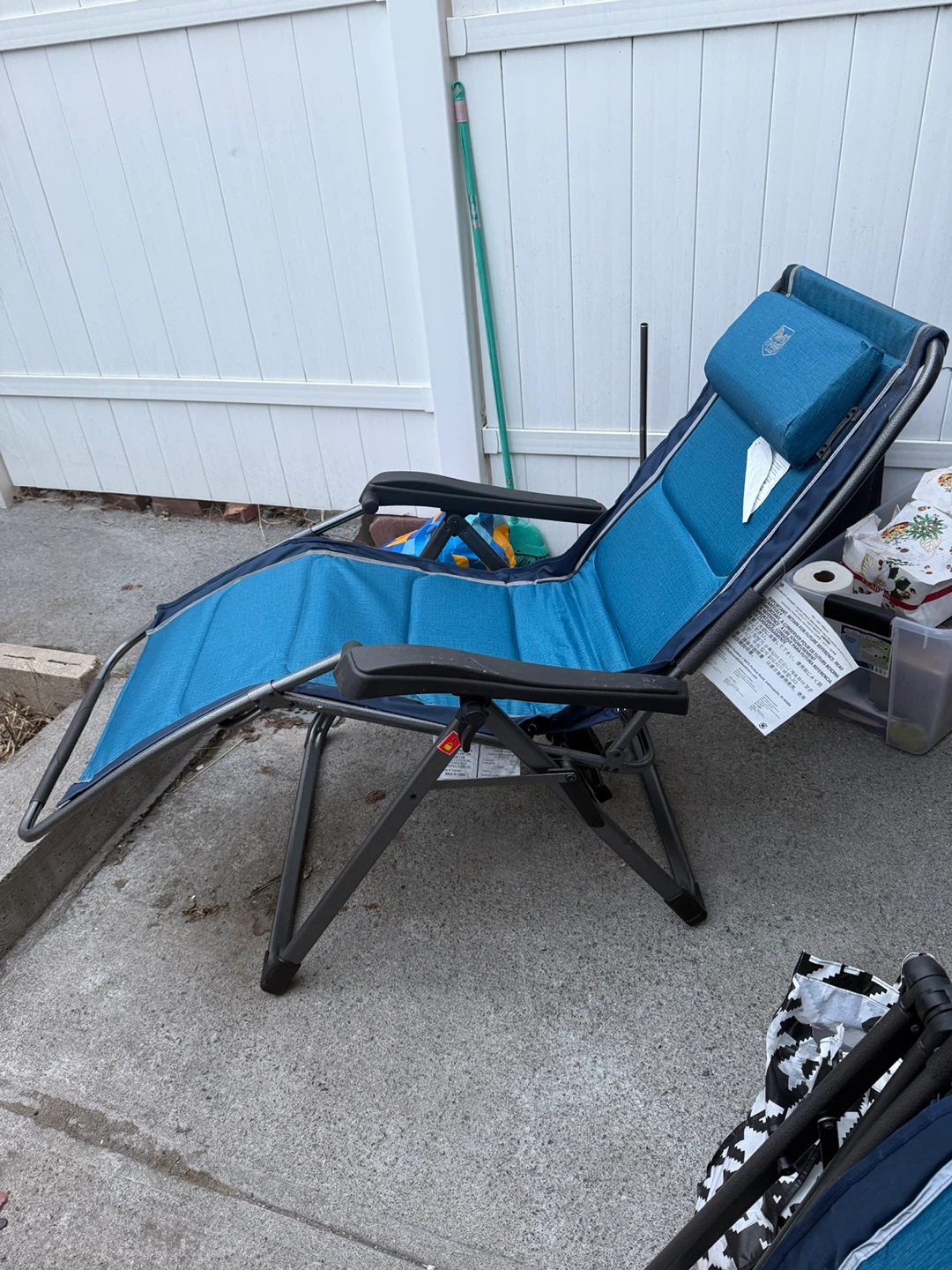 Coleman Reclining Camp Chair Set of 2 with Side Table - photo 3