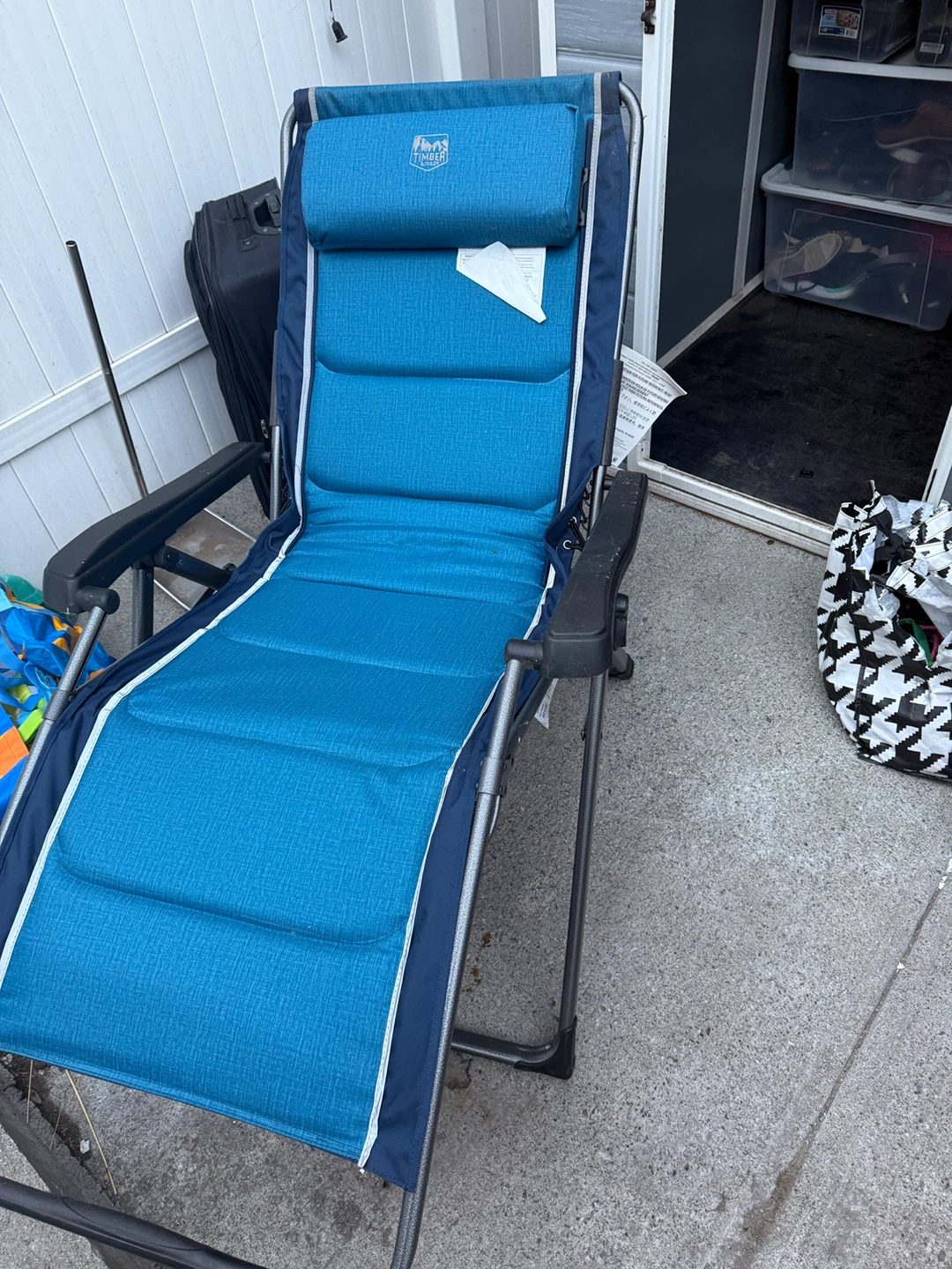 Coleman Reclining Camp Chair Set of 2 with Side Table