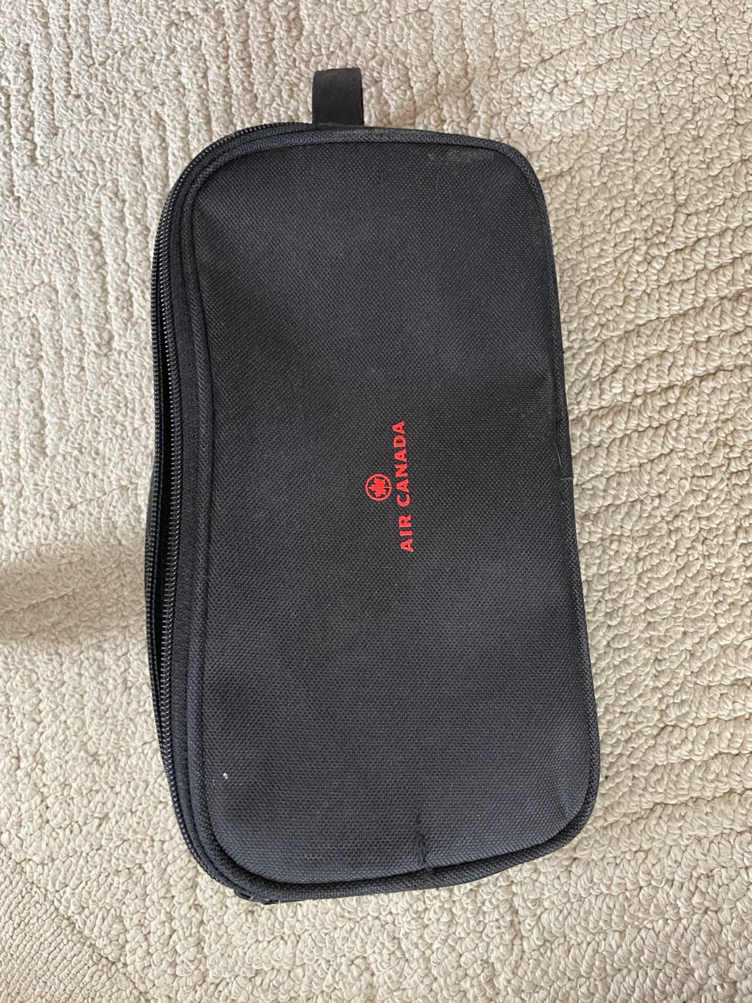 Air Canada Black Toiletry Bag - photo 4