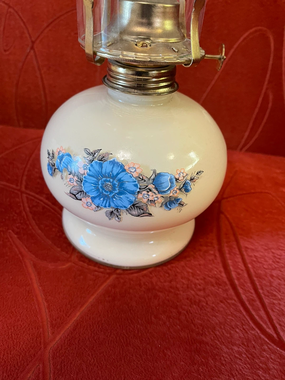 Vintage Kerosene Oil Lamp with Floral Design - photo 3