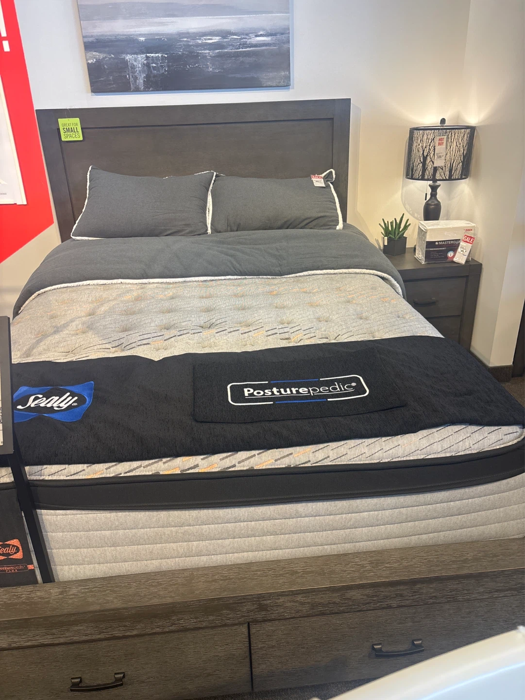 Queen bedroom set - photo 2