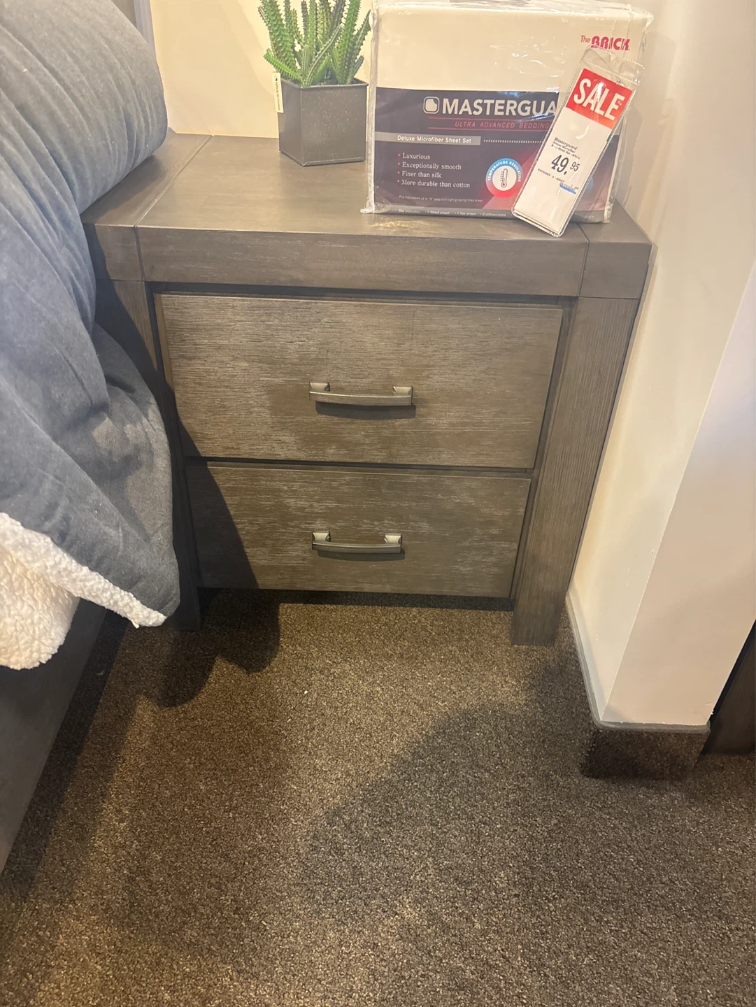 Queen bedroom set - photo 3