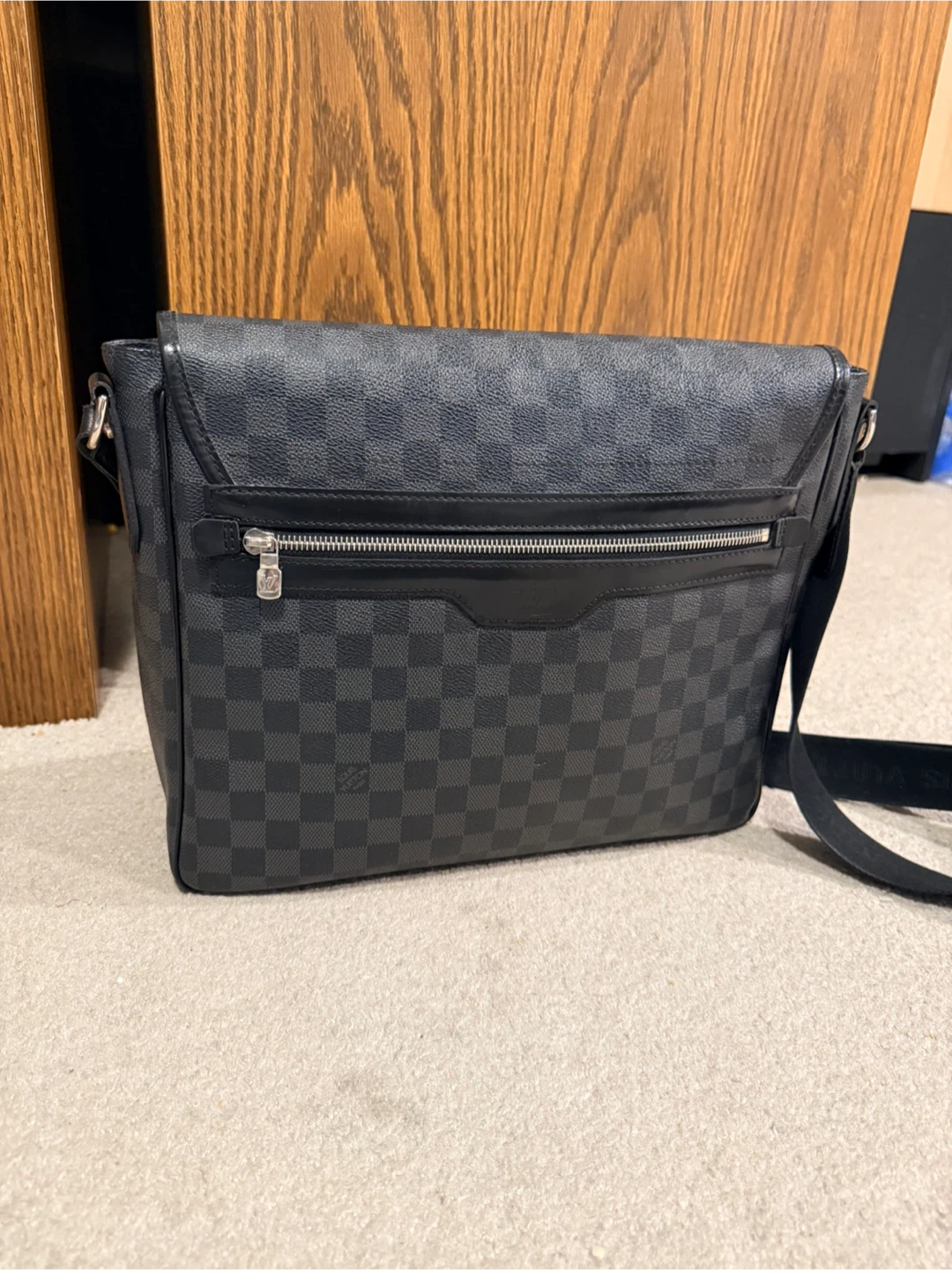 Authentic Louis Vuitton Damier Graphite Daniel MM - photo 3