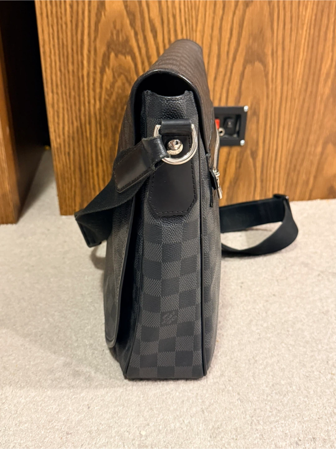 Authentic Louis Vuitton Damier Graphite Daniel MM - photo 5