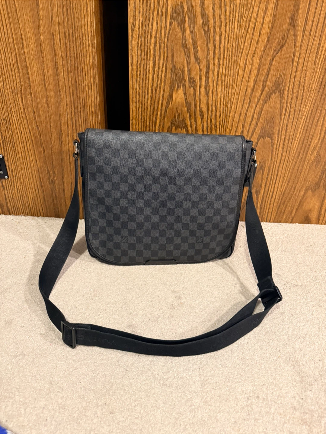 Authentic Louis Vuitton Damier Graphite Daniel MM - photo 2