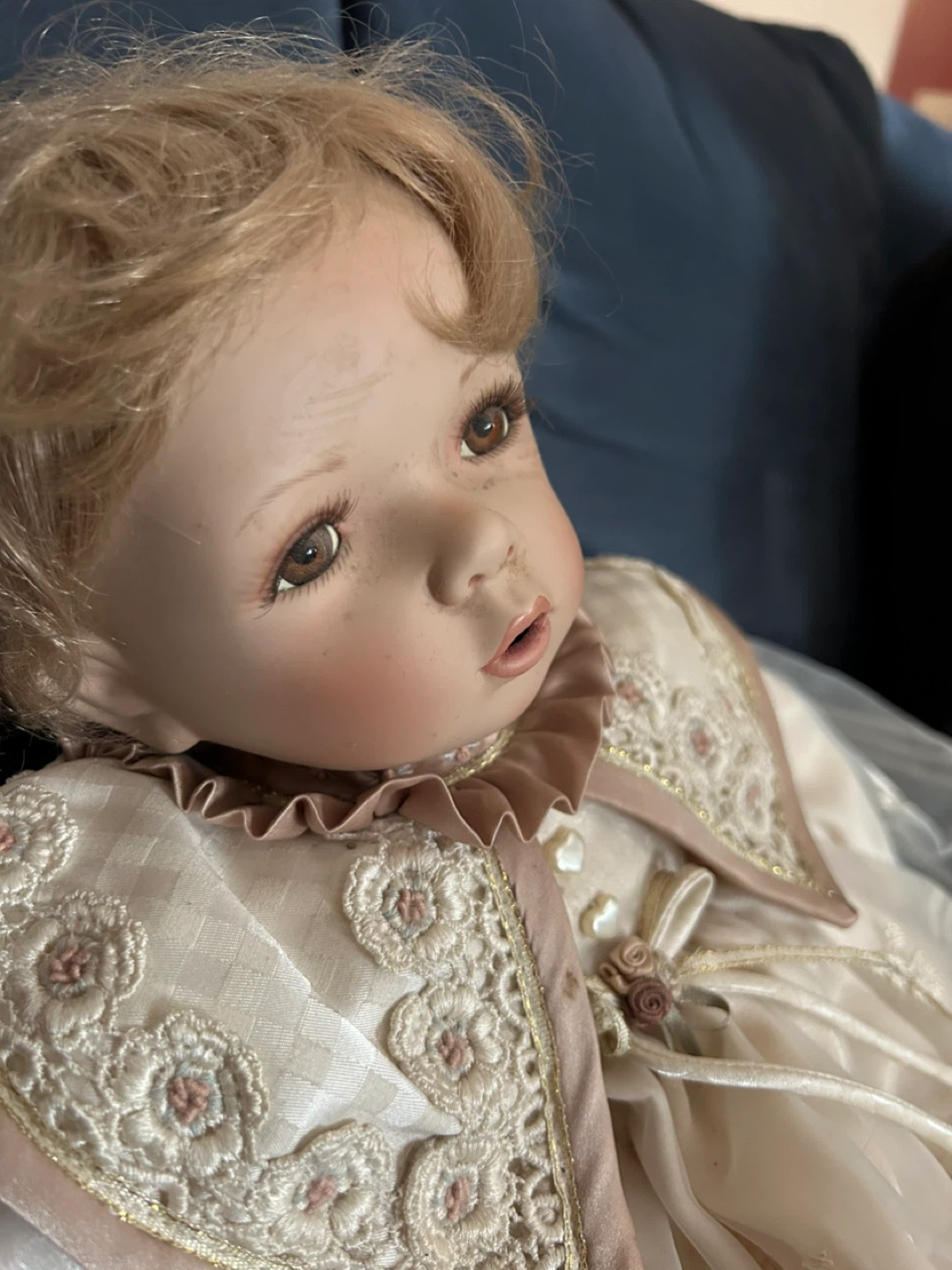 Kingstate The Dollcrafter Porcelain Doll with Bassinet - photo 3