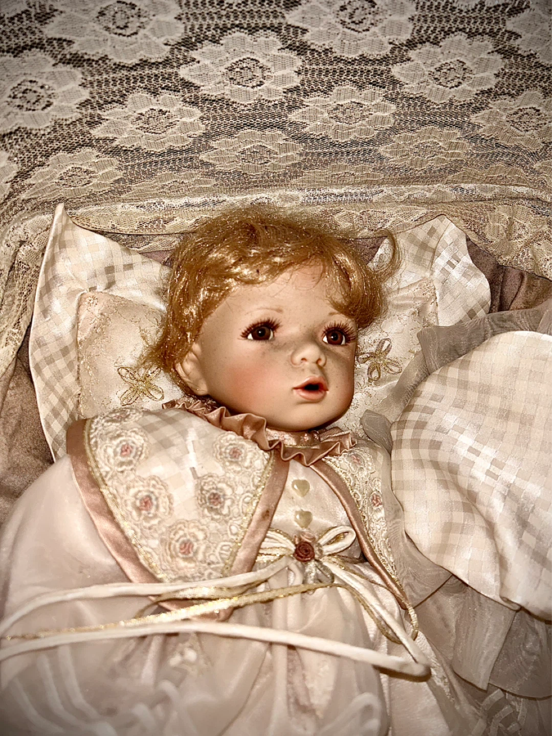 Kingstate The Dollcrafter Porcelain Doll with Bassinet - photo 5
