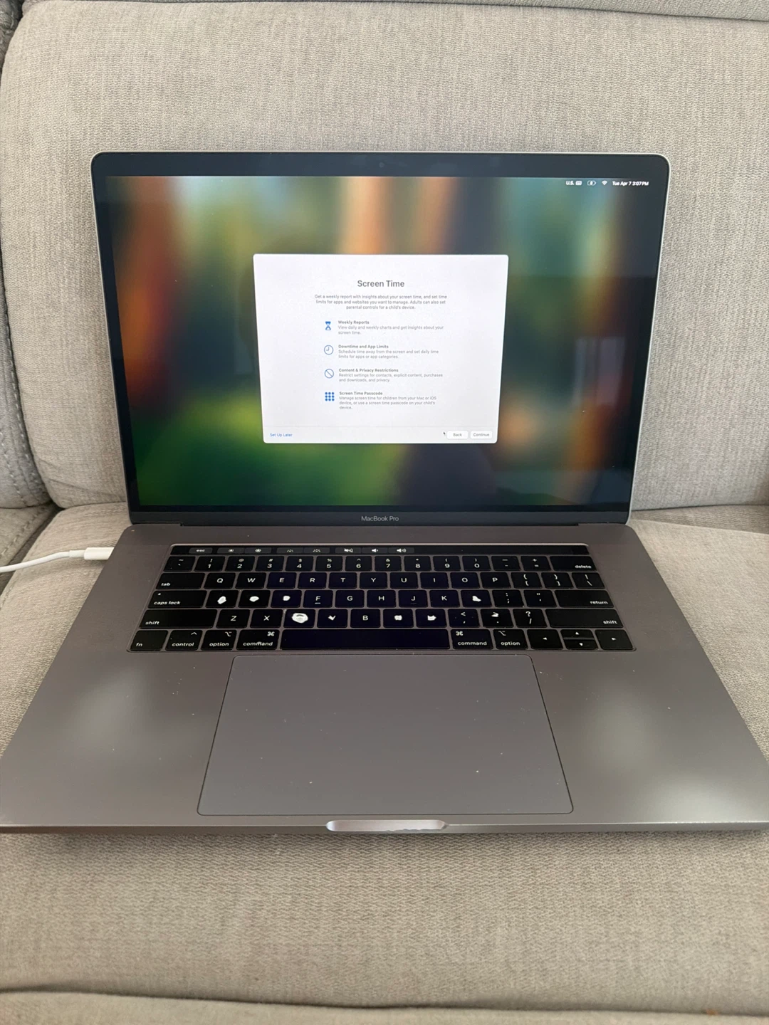 MacBook Pro 15” Touch Bar i7 16gb ram ssd