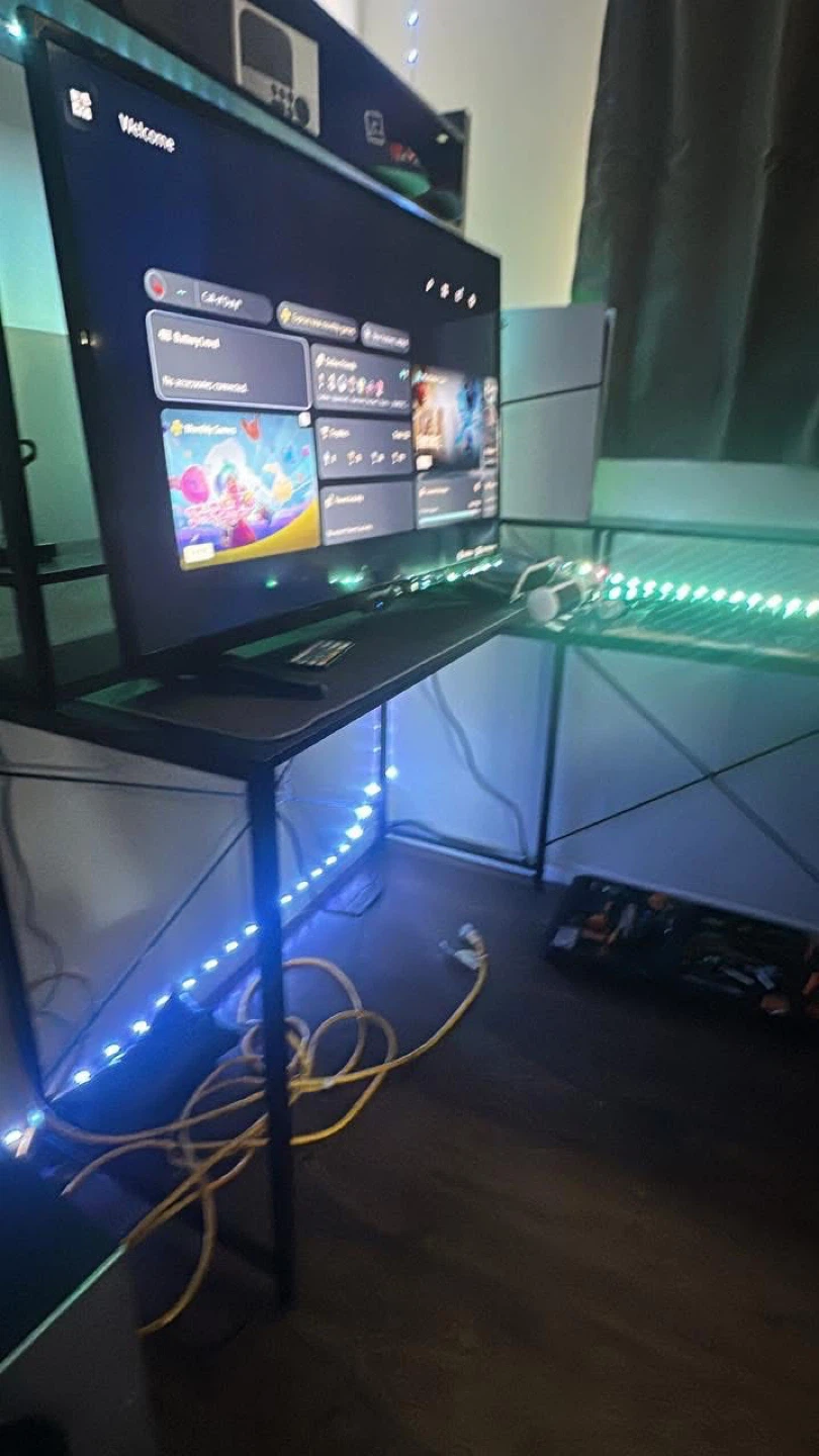 Gaming Desk and bed all come in a set - photo 2