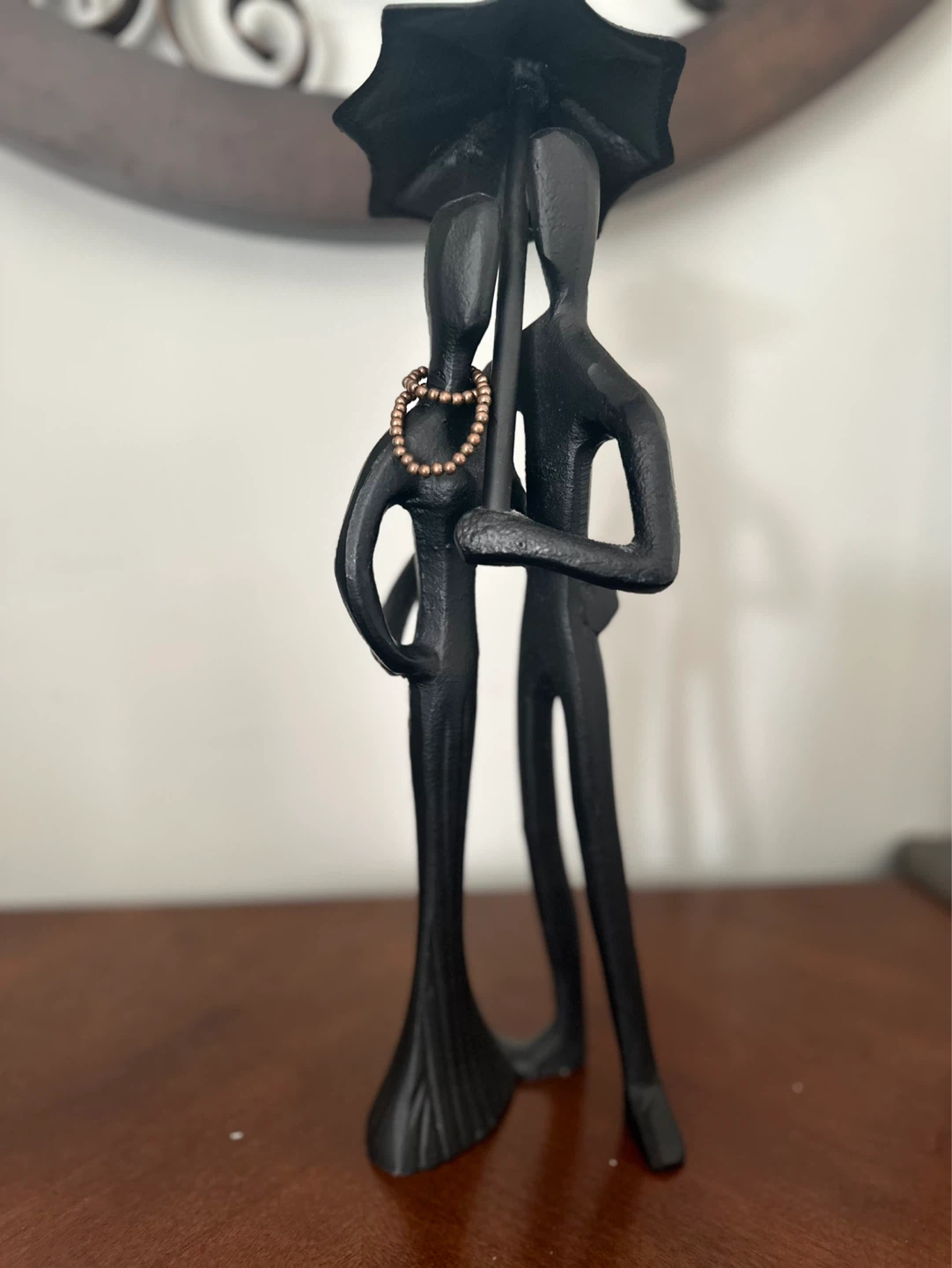 Couple Under Umbrella Figurine - photo 3