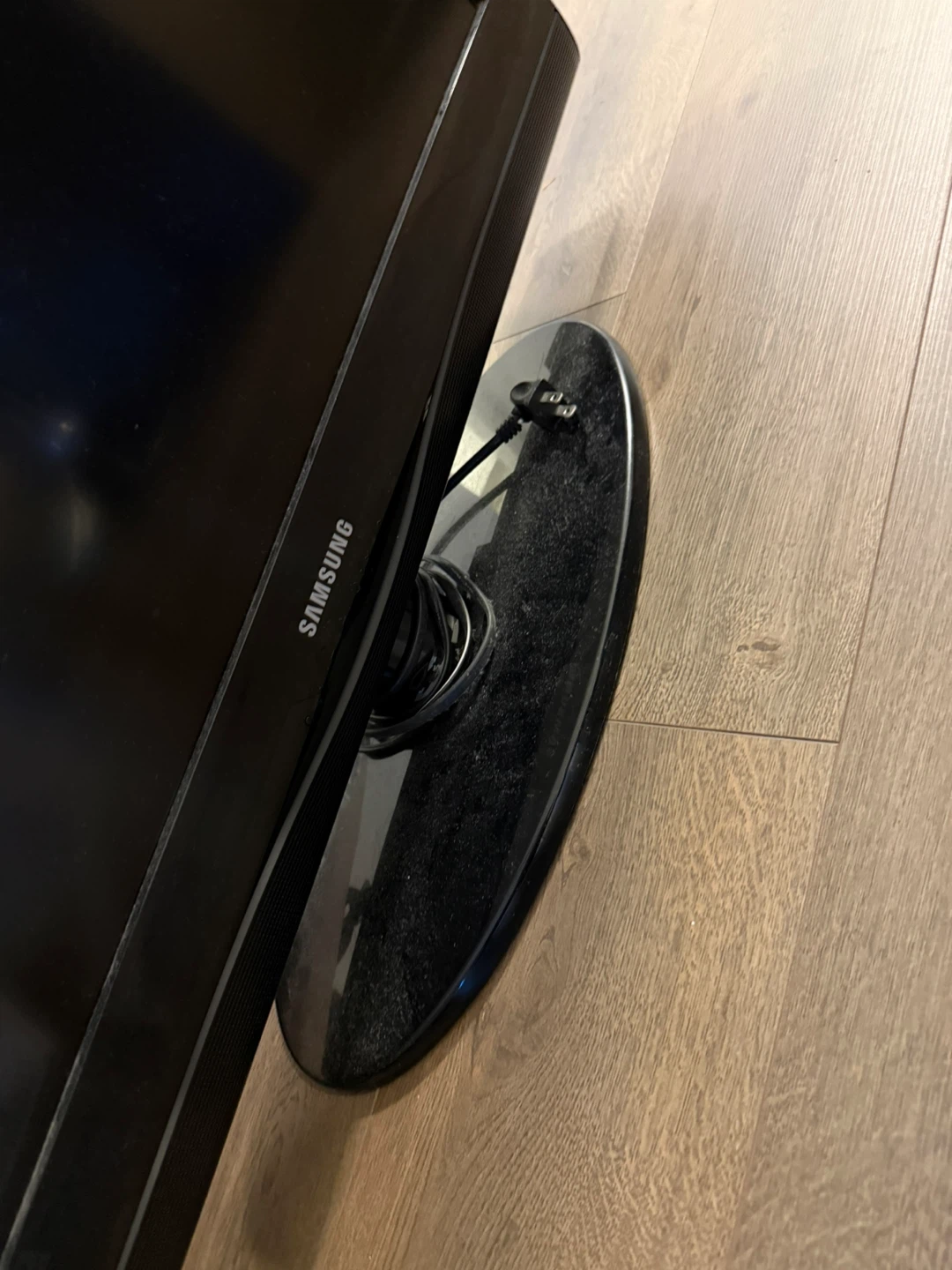 Samsung 24-inch TV - photo 2