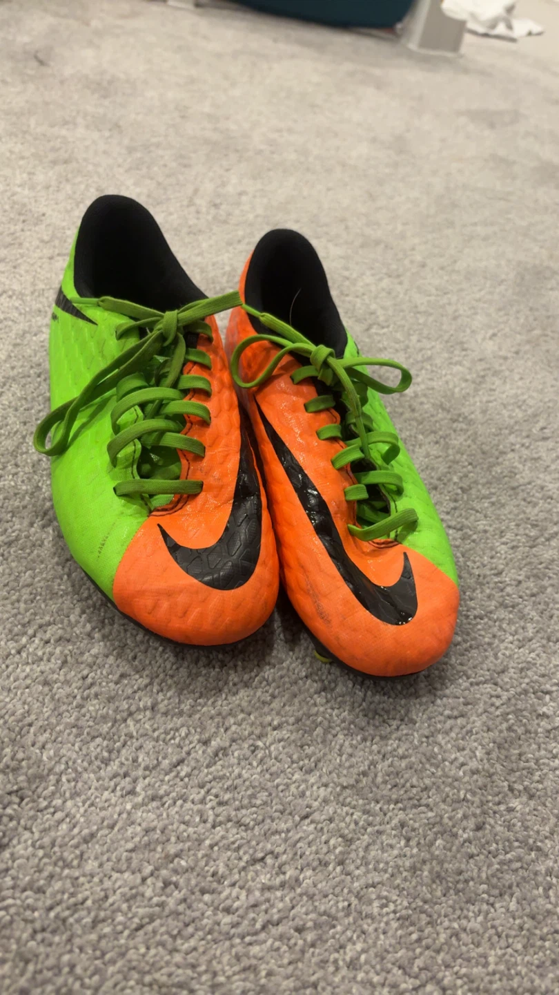 Nike Hypervenom FG Soccer Cleats Size 4.5 Youth