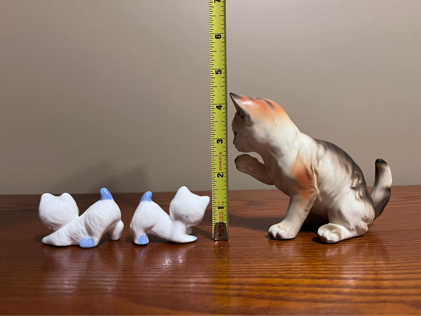 VINTAGE CERAMIC/PORCELAIN KITTEN FIGURINES - photo 2