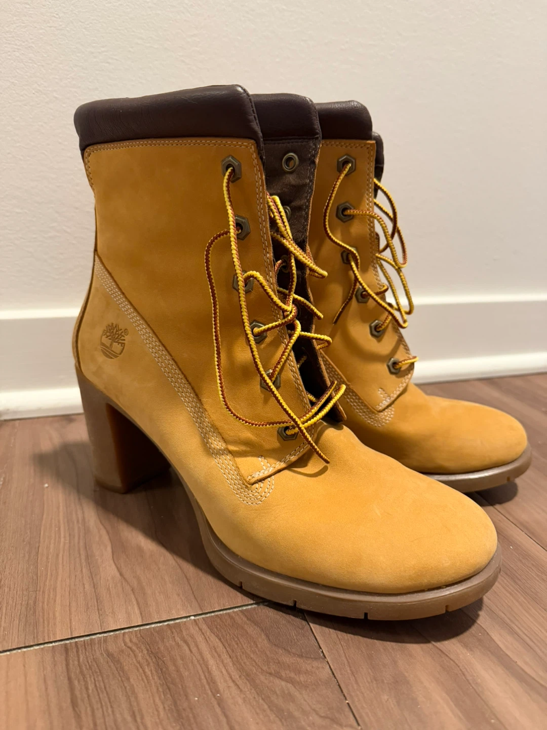 Timberland Women's Classic 6-Inch Premium Waterproof Heel Boots
