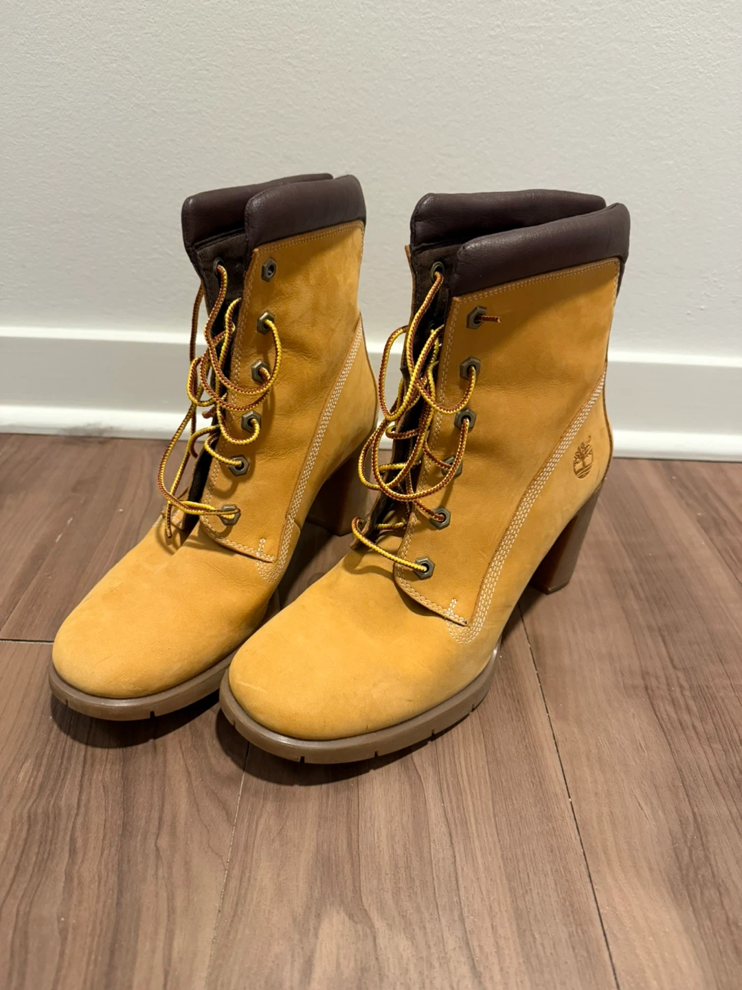 Timberland Women's Classic 6-Inch Premium Waterproof Heel Boots - photo 2