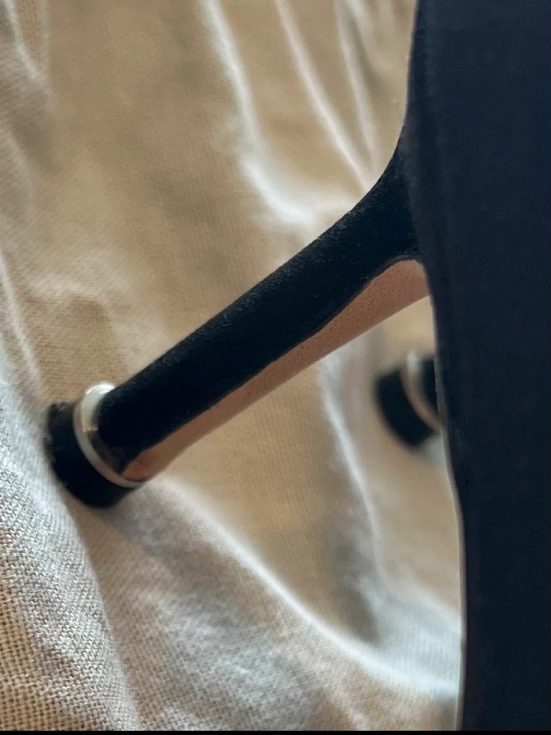 Manolo Blahnik Black Satin Hangisi Pumps Size 37 - photo 5