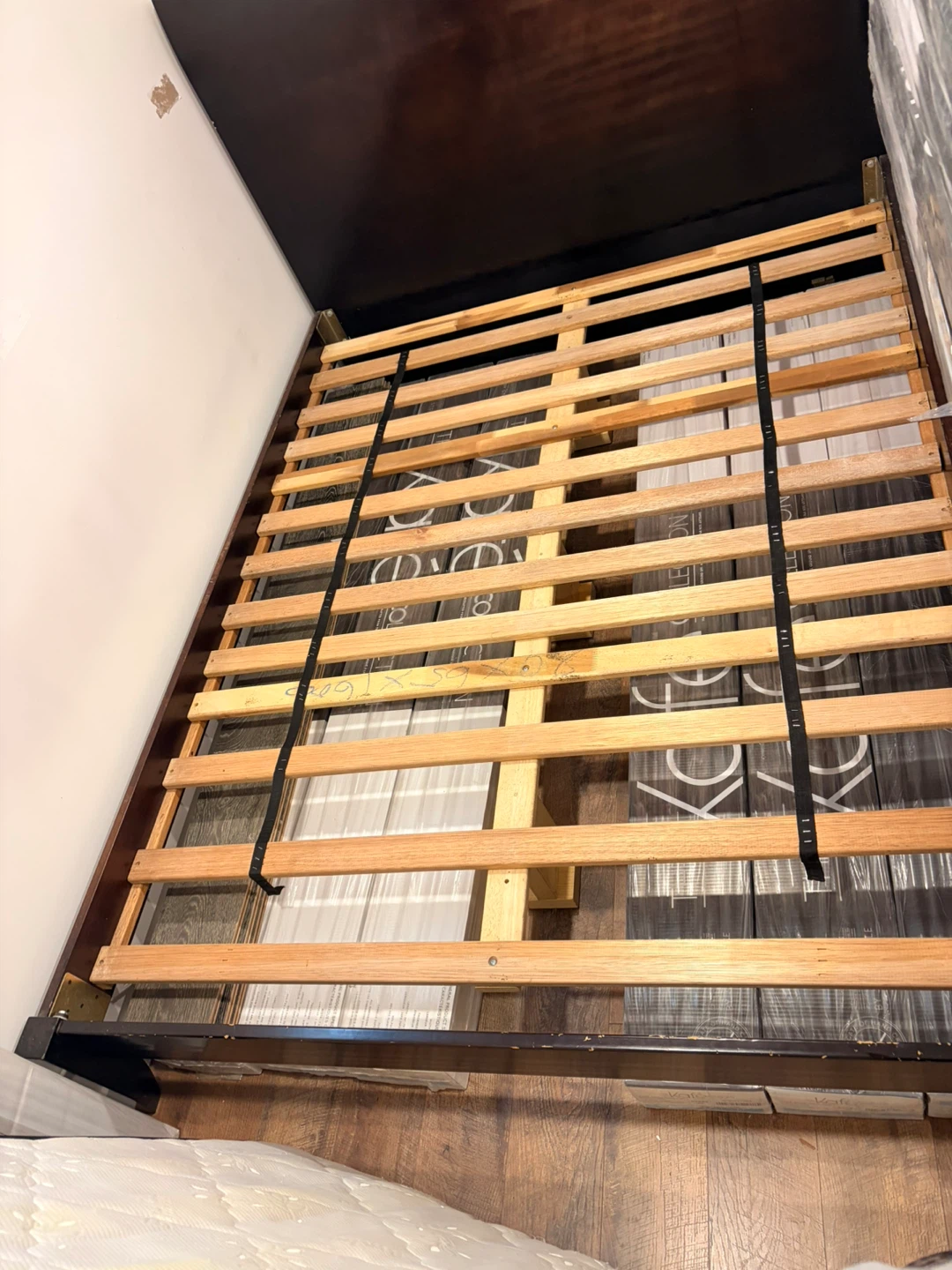 Urgent Sale!!!  Queen Bed and mattress. - photo 2