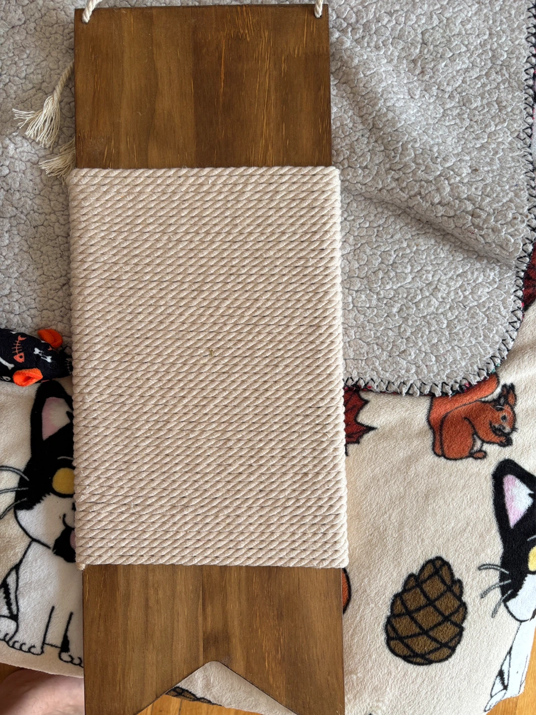 Be One Breed Cat Scratching Post - photo 2