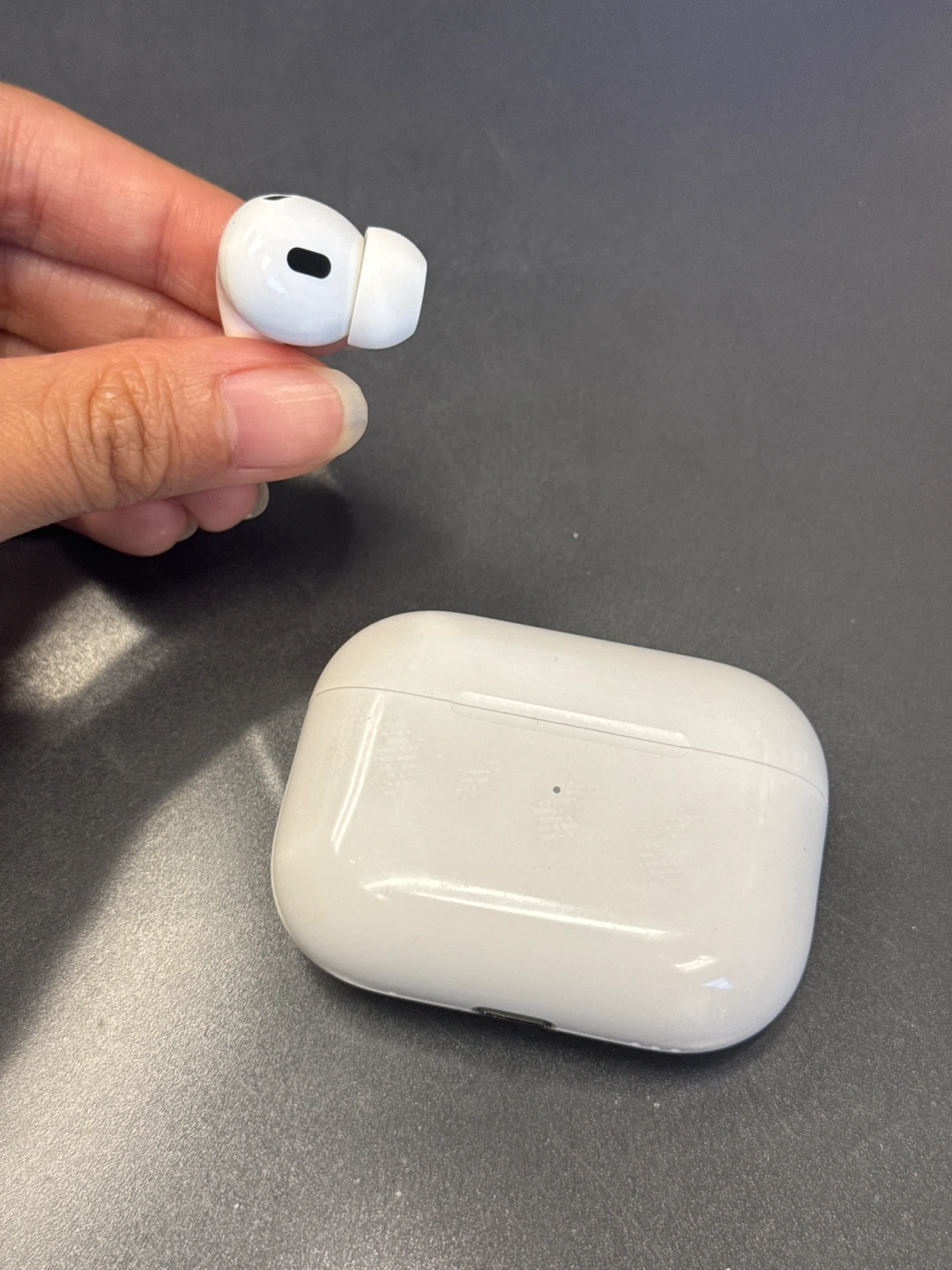 Apple AirPods Pro (2nd Gen) Charging Case and Left Earbud ONLY
