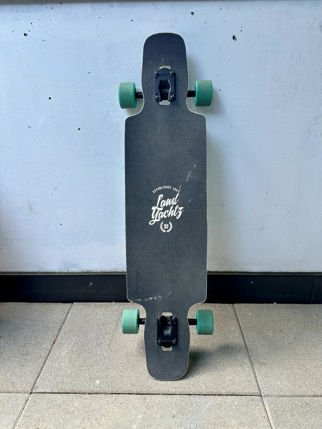 LandYachtz Drop Carve 37 Longboard – perfect summer companion ☀️