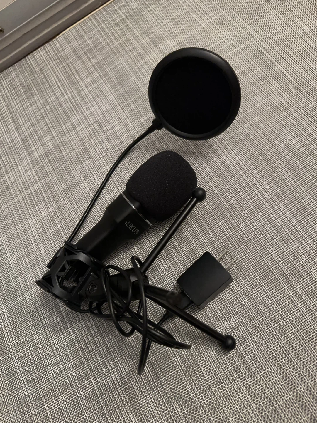iKUS USB Microphone with Pop Filter