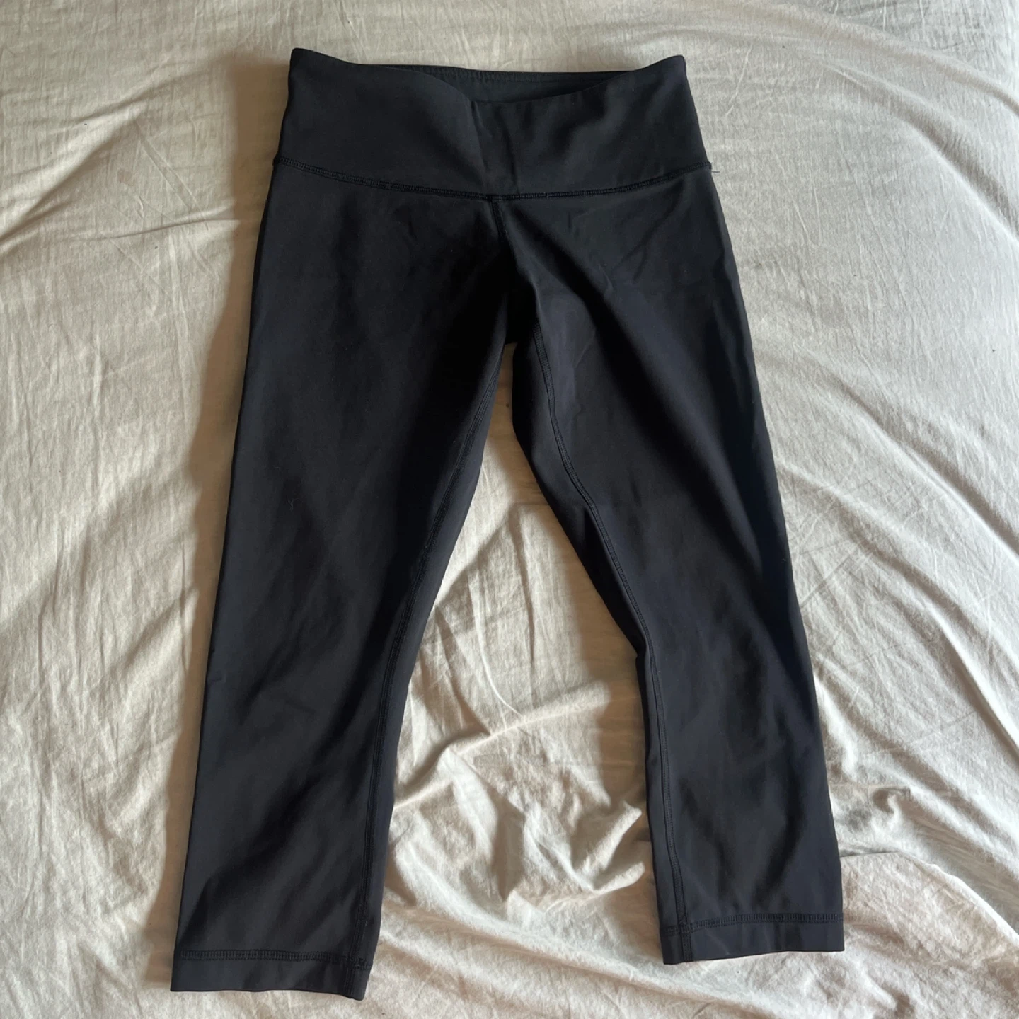 Lululemon Black Cropped Leggings - photo 2