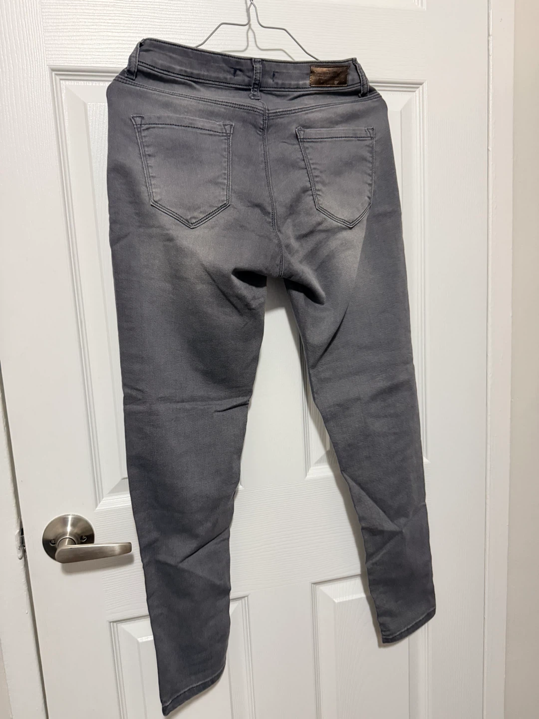Mid-Rise Skinny Jeans Size 28 Grey
