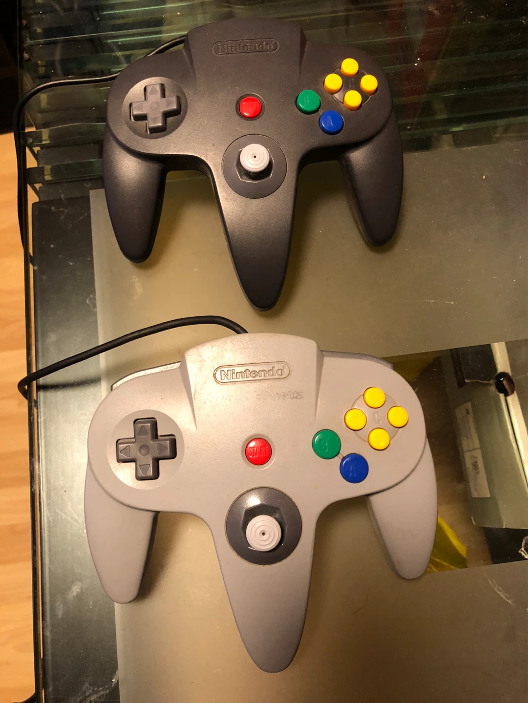 Retro Video Games N64 Controllers - photo 2