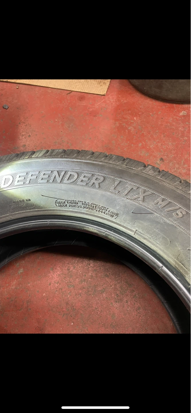 2x michelin defender ltx tires - photo 3