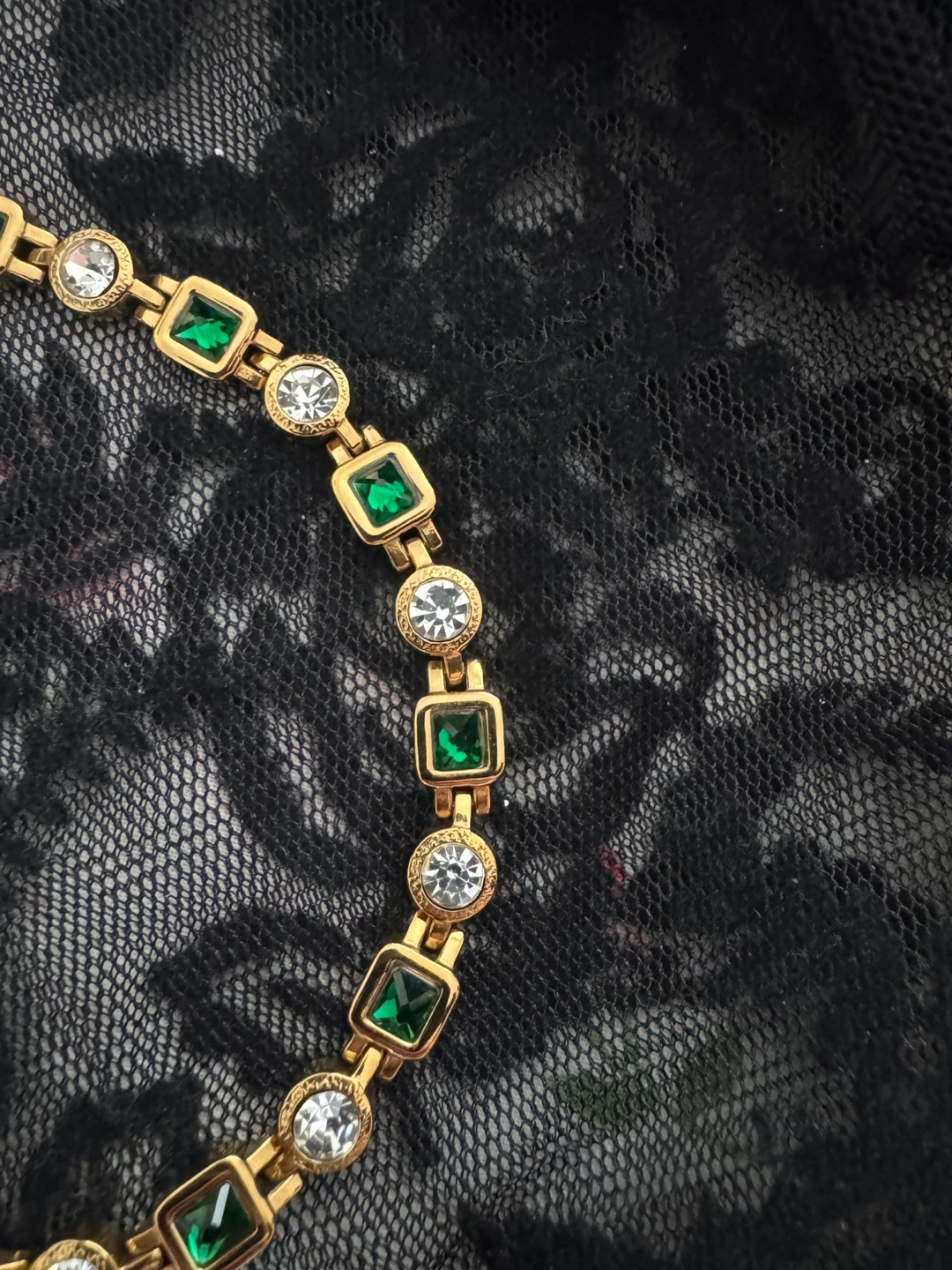 Luxury Meets Wellness: The Emerald Magnetic Therapy Necklace ✨ - photo 3