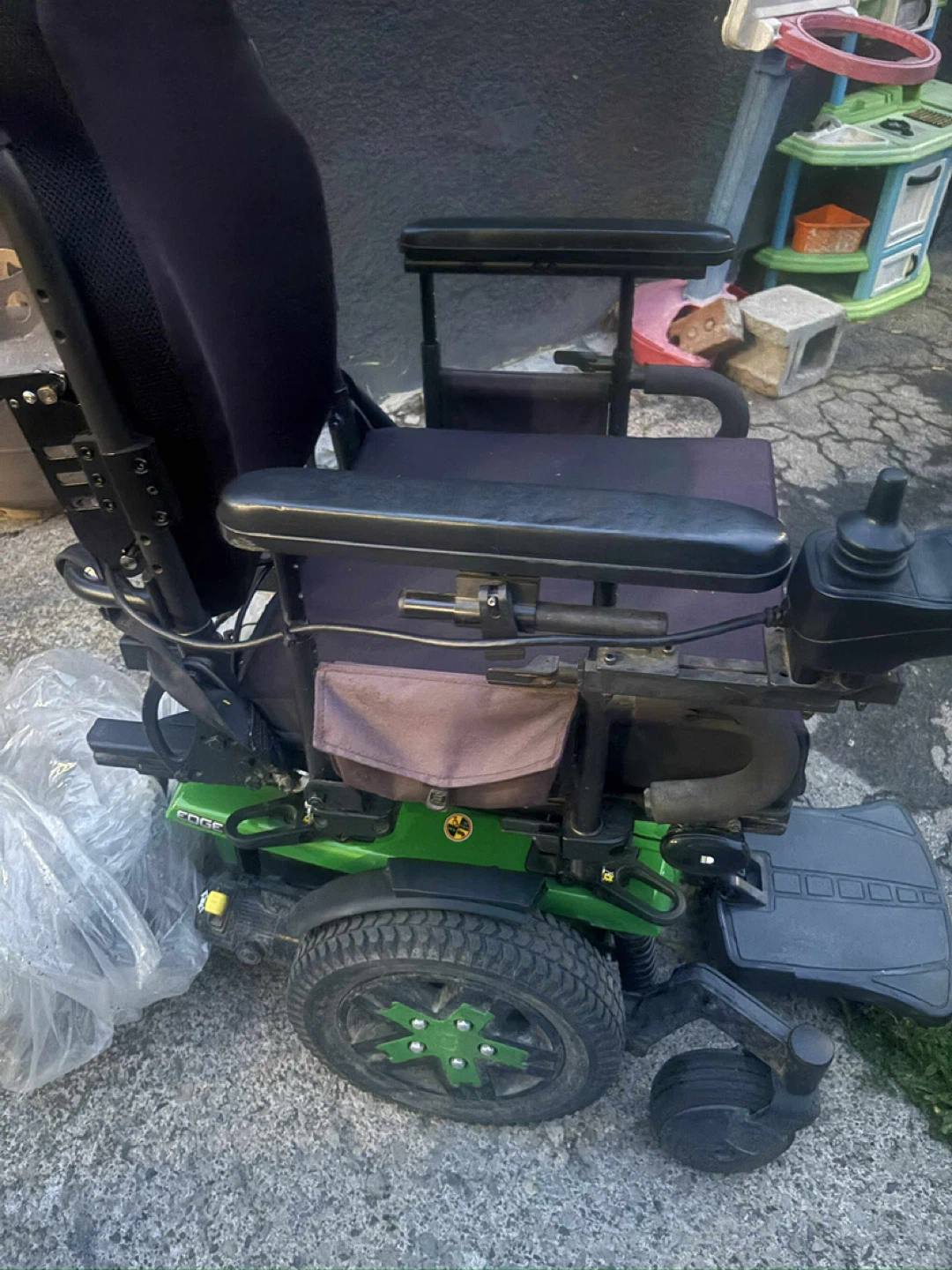 Quantum Edge 3 Power Wheelchair - photo 4