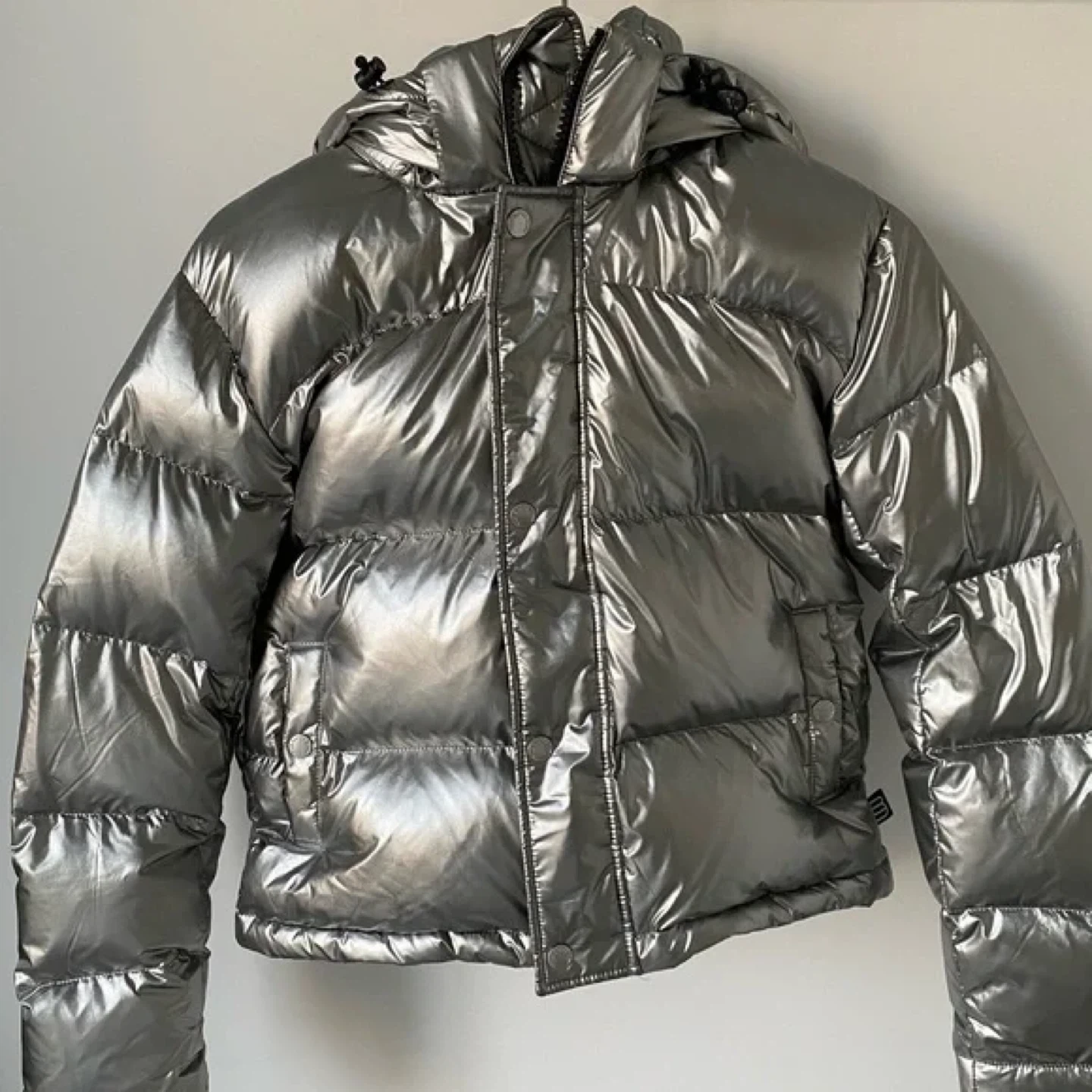 Aritzia The Super Puff Shorty Puffer Jacket - Silver - Size M - photo 3