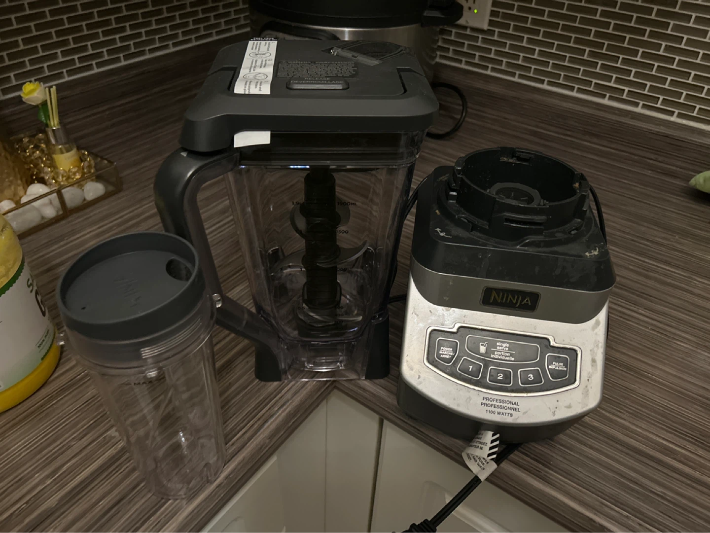 Ninja Professional Blender 1100 Watts with Cup