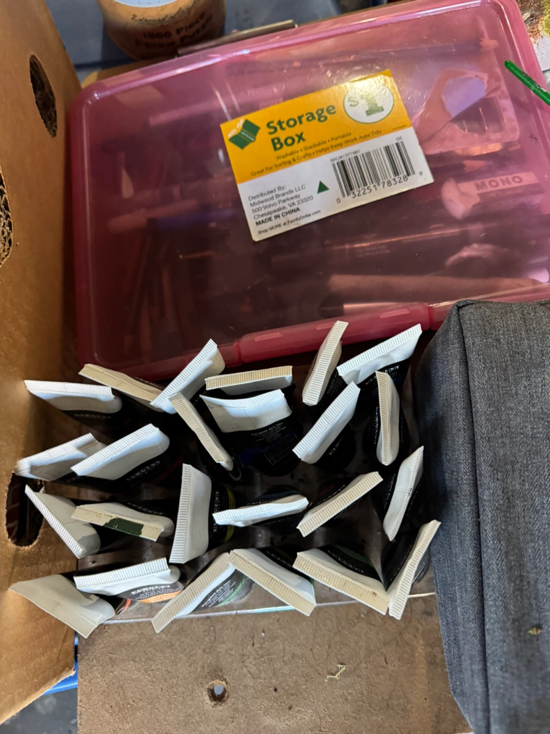 Art Supplies Lot: Glitter, Markers, Pencils, Paint Tubes - photo 2