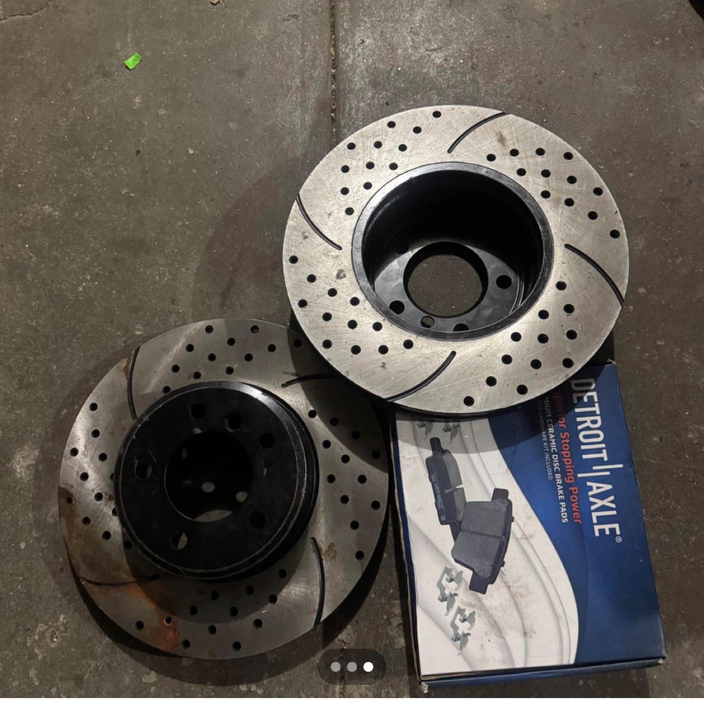 Detroit Axle Drilled and Slotted Brake Rotors and Ceramic Pads