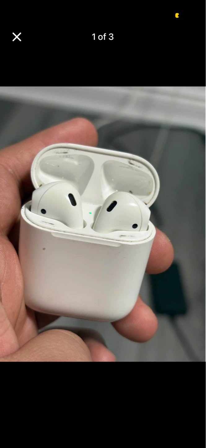Apple AirPods 2nd Gen Charging Case