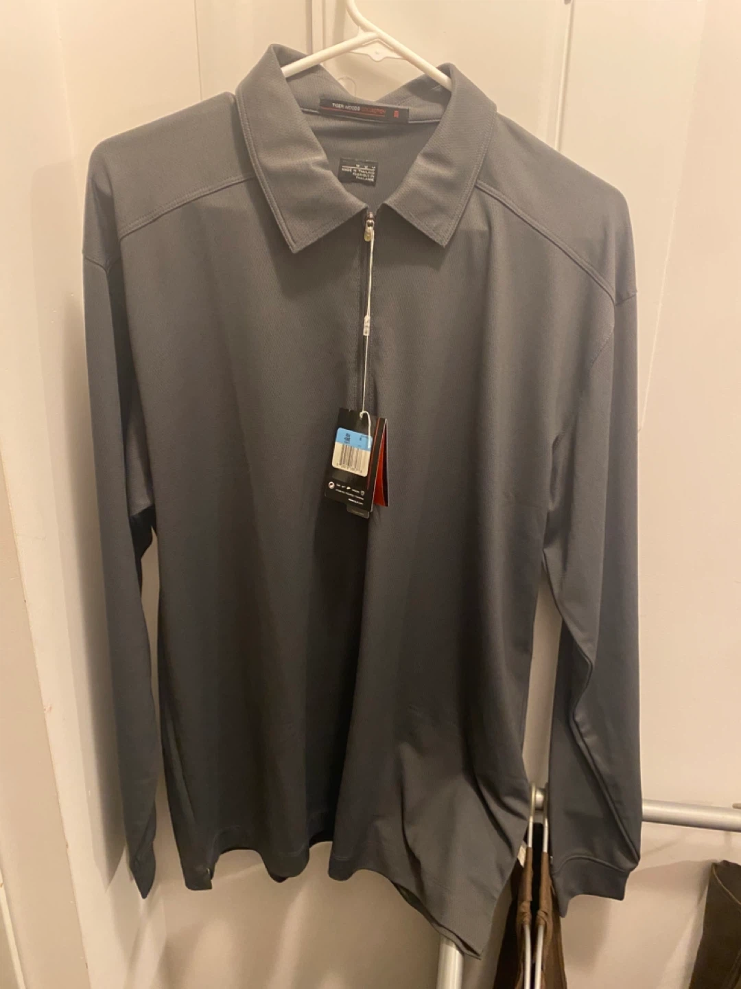NEW- Nike Long Sleeve 1/4 Zip Golf Shirt.